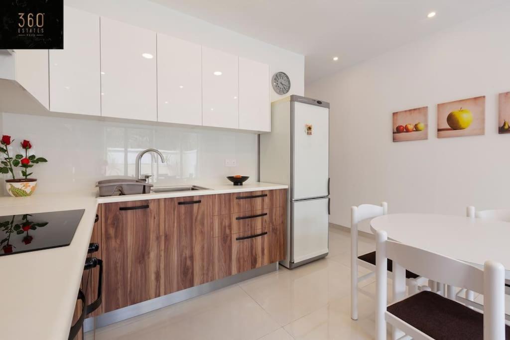 Comfy Apt With Terrace, 5 Mins To Sliema Ferries By 360 Estates Gzira Extérieur photo