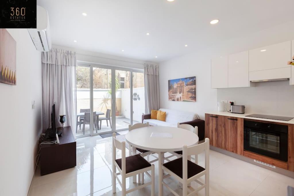 Comfy Apt With Terrace, 5 Mins To Sliema Ferries By 360 Estates Gzira Extérieur photo