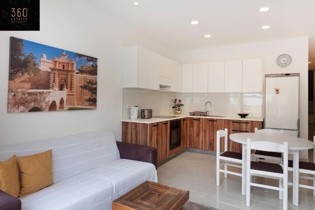 Comfy Apt With Terrace, 5 Mins To Sliema Ferries By 360 Estates Gzira Extérieur photo