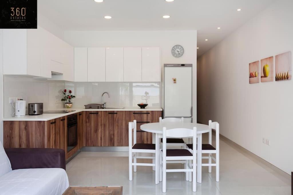 Comfy Apt With Terrace, 5 Mins To Sliema Ferries By 360 Estates Gzira Extérieur photo